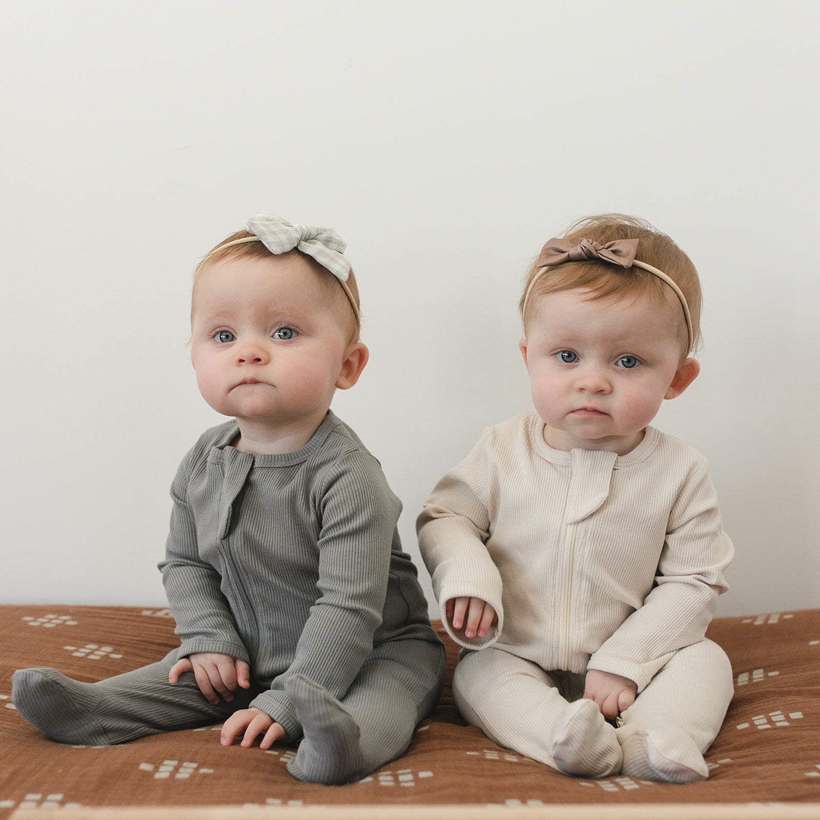 Three Little Tots Grey Organic Cotton Ribbed Zipper, another angle