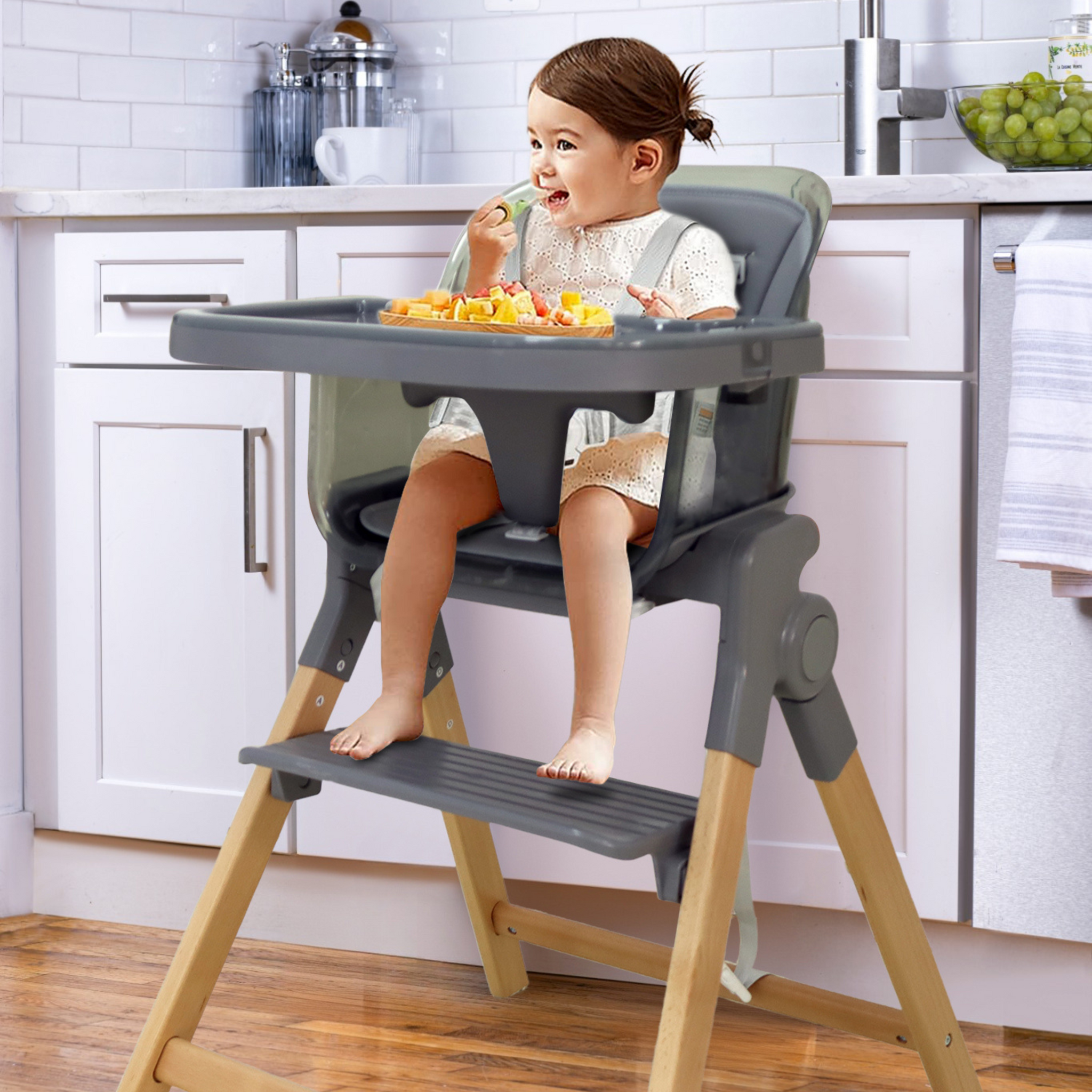 Three Little Tots Clover Baby High Chair, in Gray