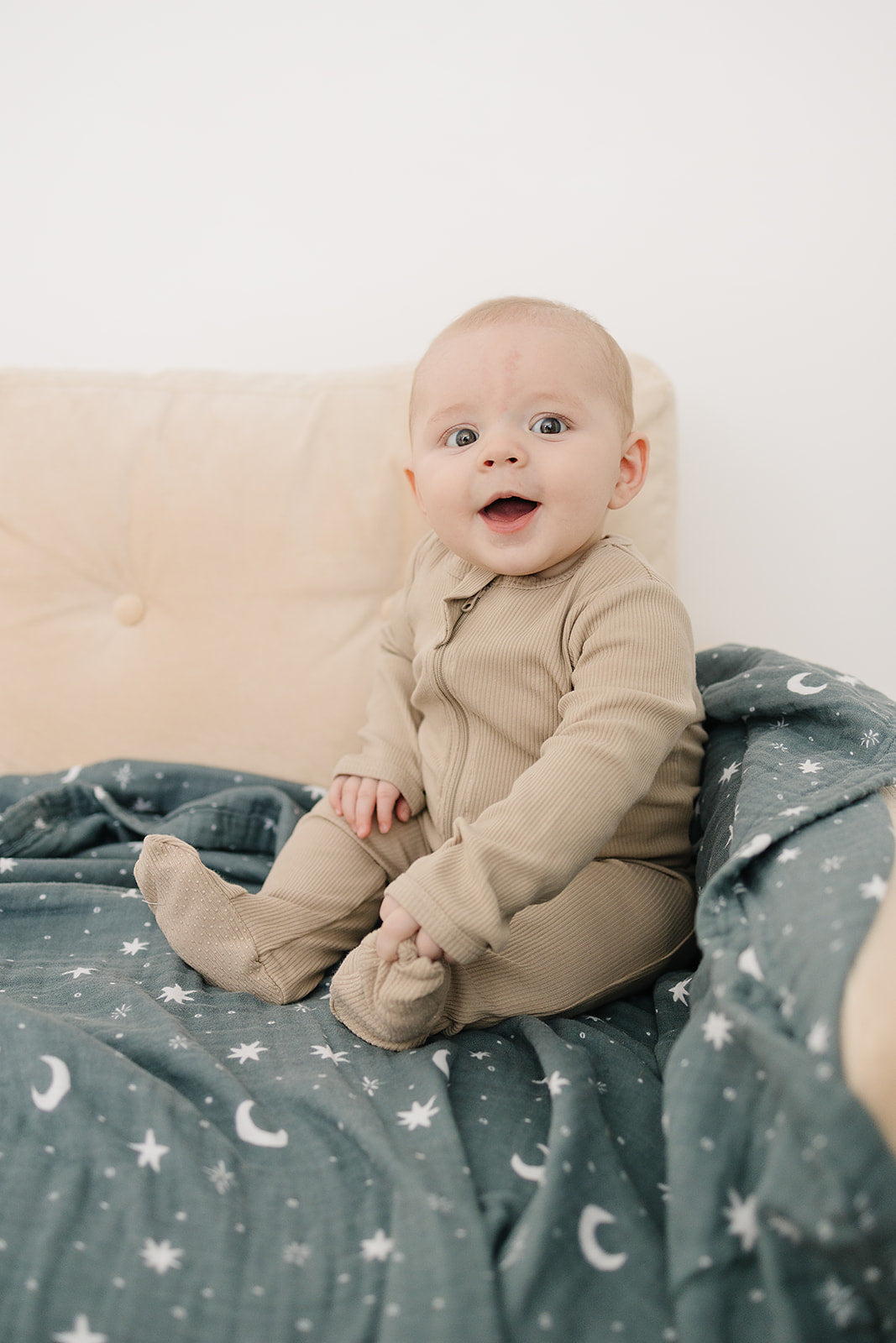 Three Little Tots Oatmeal Organic Cotton Ribbed Zipper, second additional photo