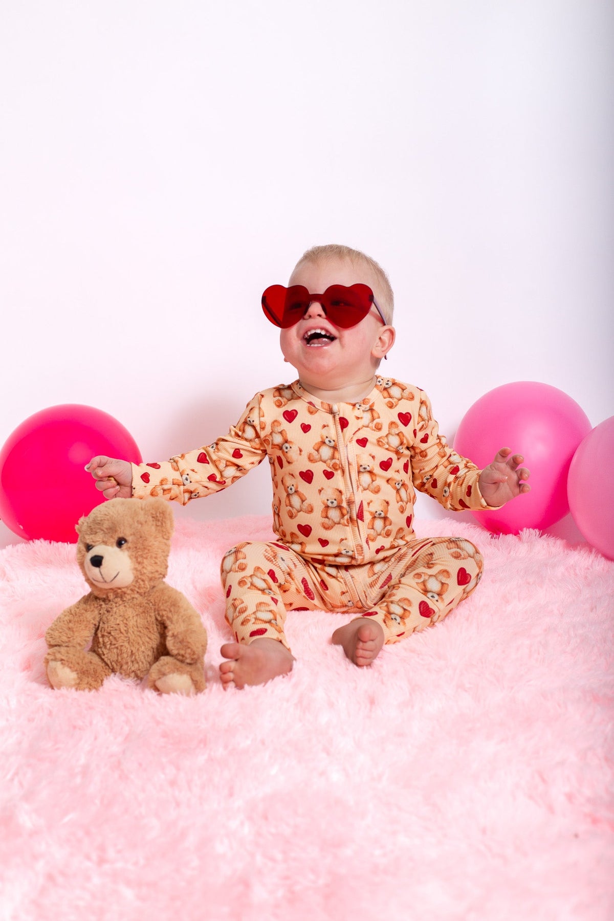 Three Little Tots Ribbed bamboo teddy heart zippy, additional view