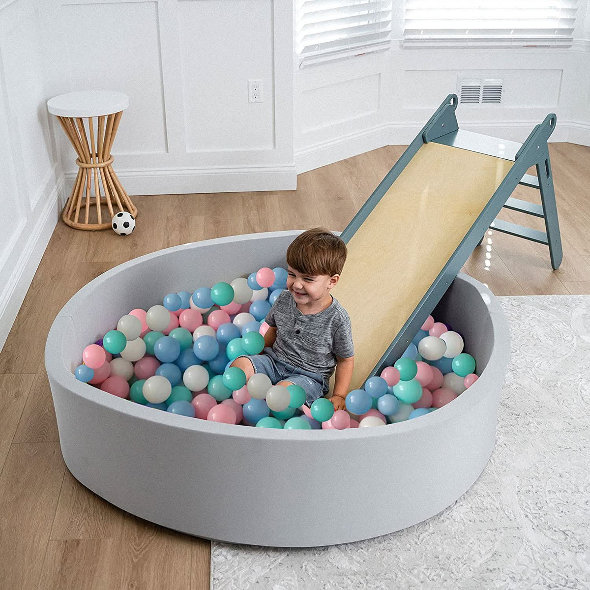 Three Little Tots Large Foam Ball Pit with 400 Balls - Climber Not Included