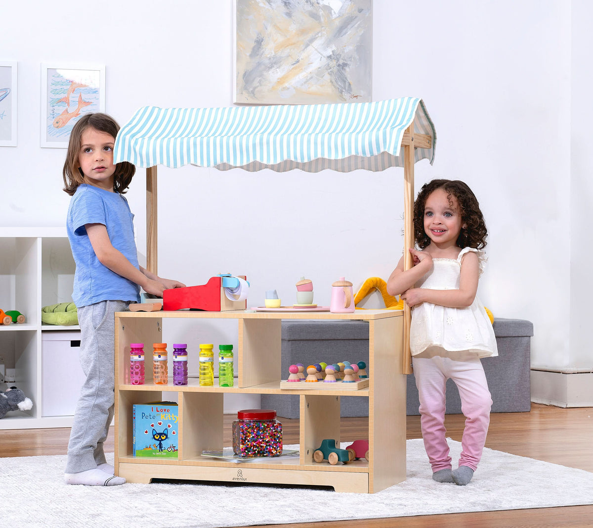 Three Little Tots Holly Wooden Market Stand Kids' Pretend Play Shop and Display Shelf, additional product photo