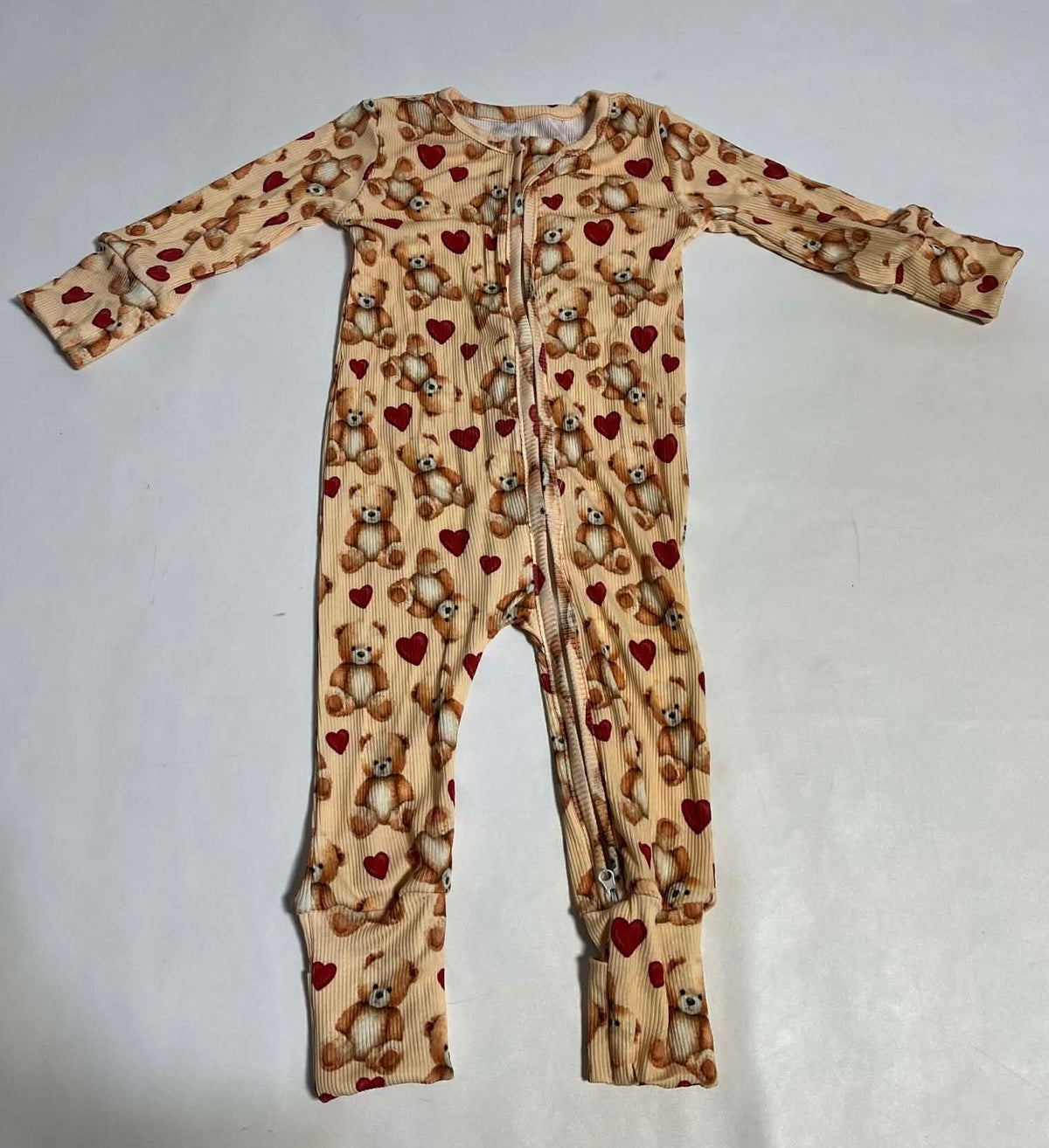 Three Little Tots Ribbed bamboo teddy heart zippy, another angle