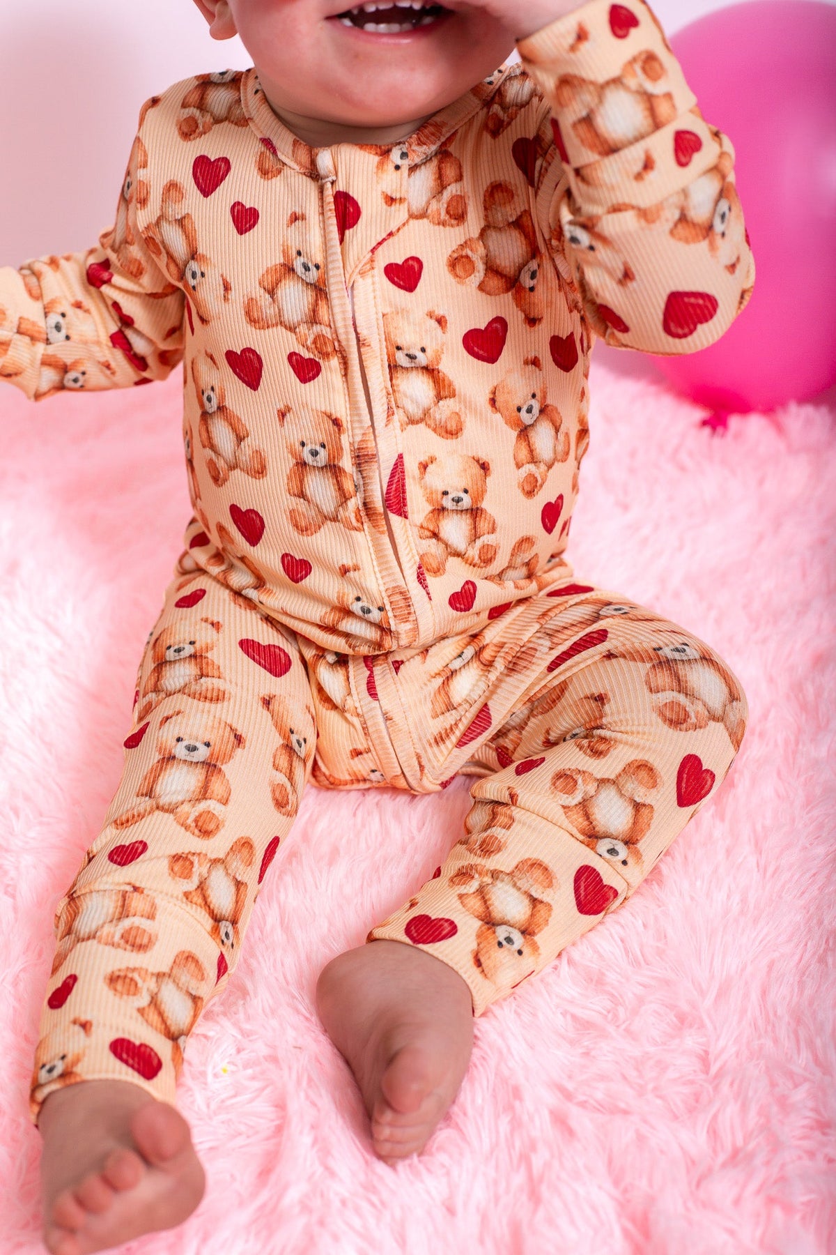 Three Little Tots Ribbed bamboo teddy heart zippy, additional product photo