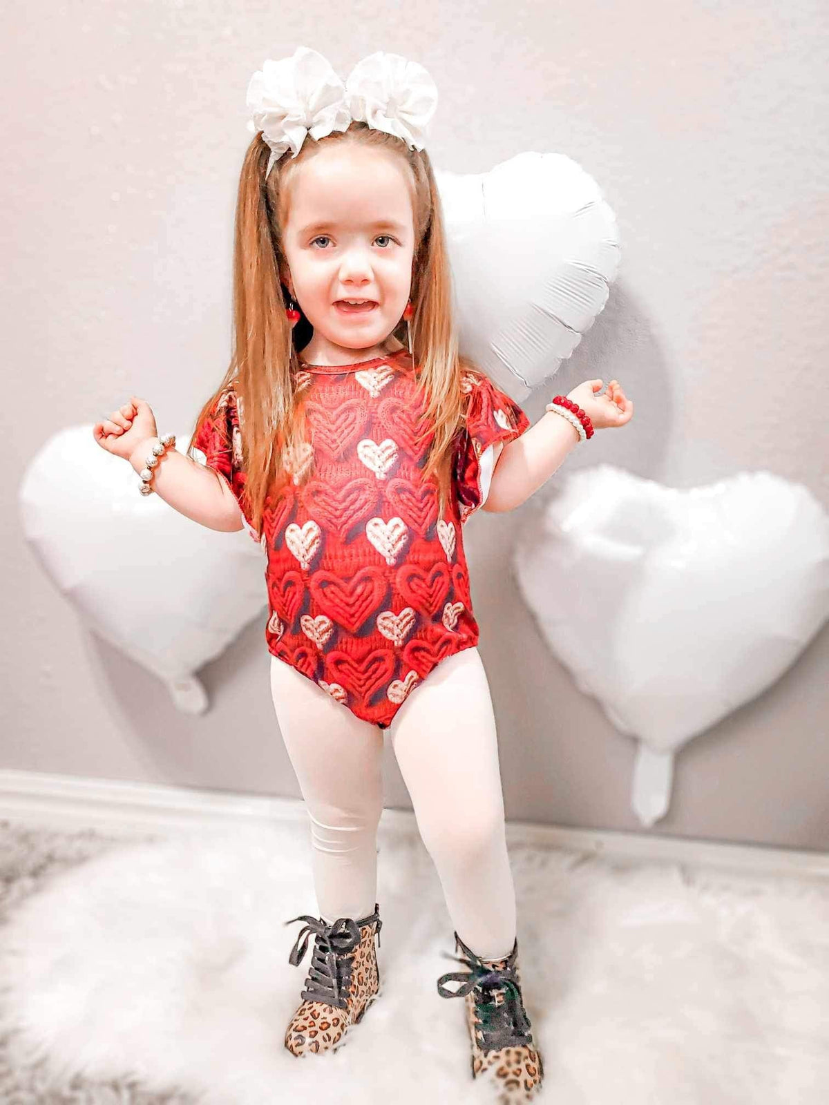 Embroidered hearts leo