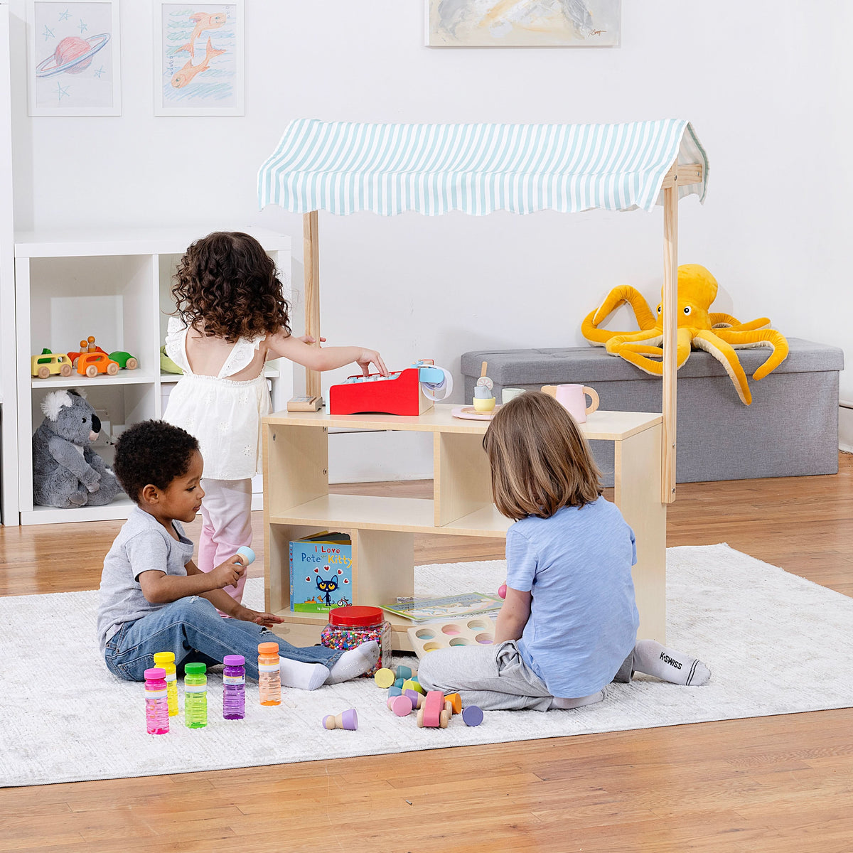 Three Little Tots Holly Wooden Market Stand Kids' Pretend Play Shop and Display Shelf, second additional photo
