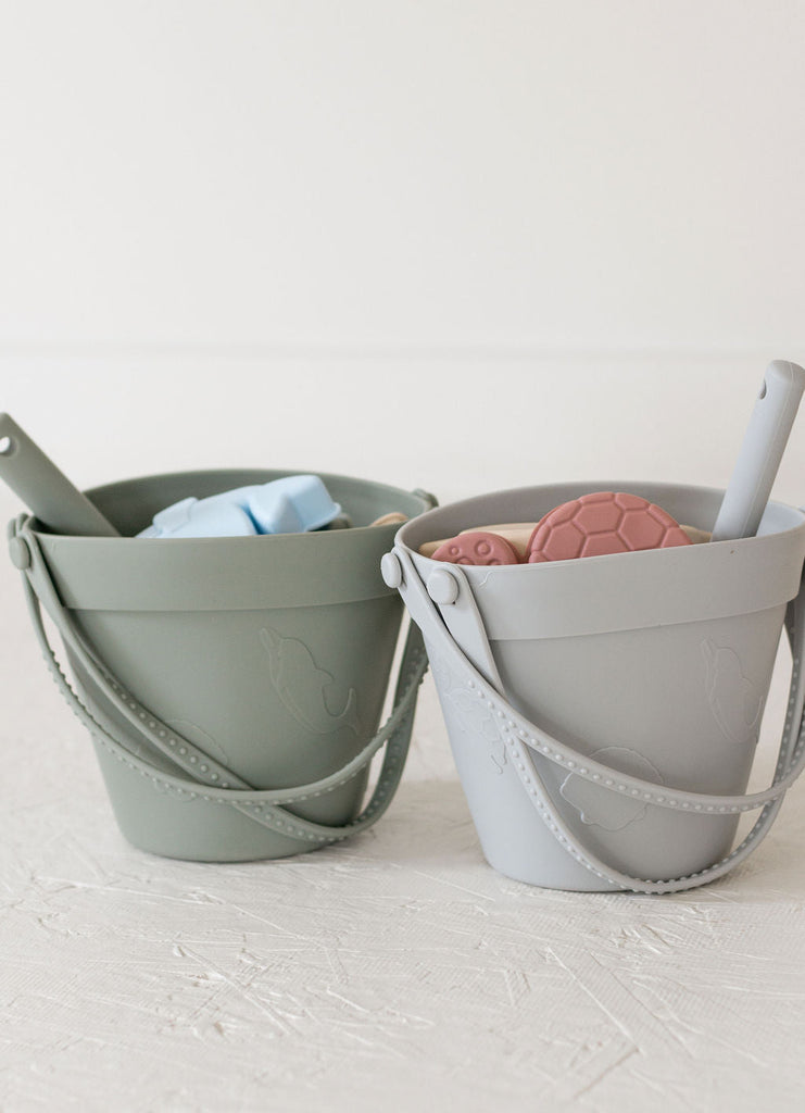 Silicone Sand bucket with toys and shovel