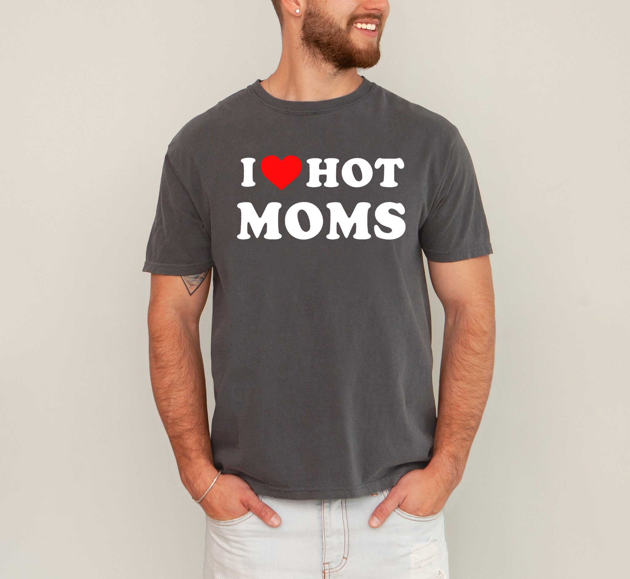 Three Little Tots I Love Hot Moms Funny Mom Heart Father's Day Husband Mother's Day Tshirt Comfort C, in Pepper Dark Gray
