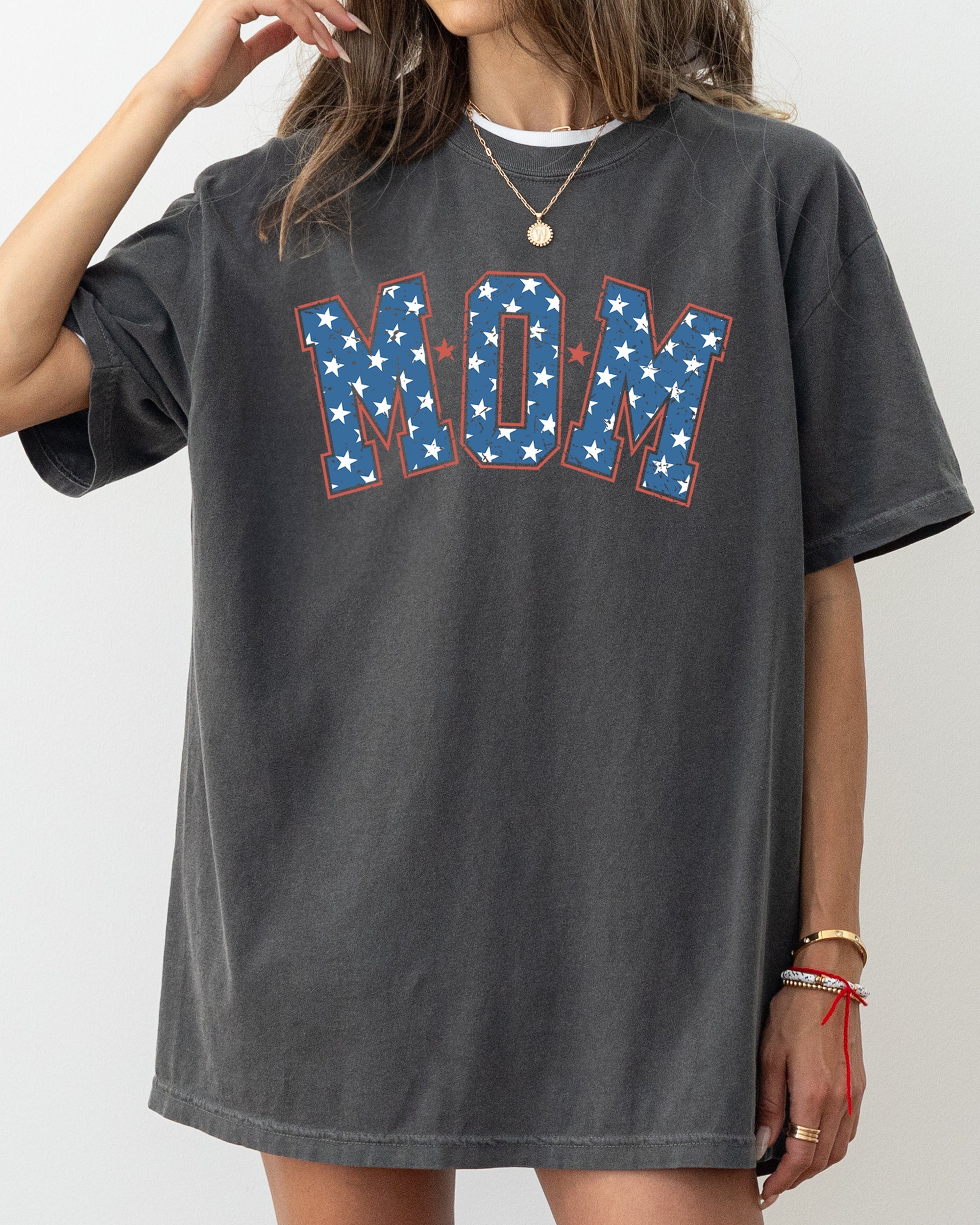 Three Little Tots Mom Usa America Patriotic Independence Day Fourth Of July 4th Of July Tshirt Comfo, in Pepper Dark Gray