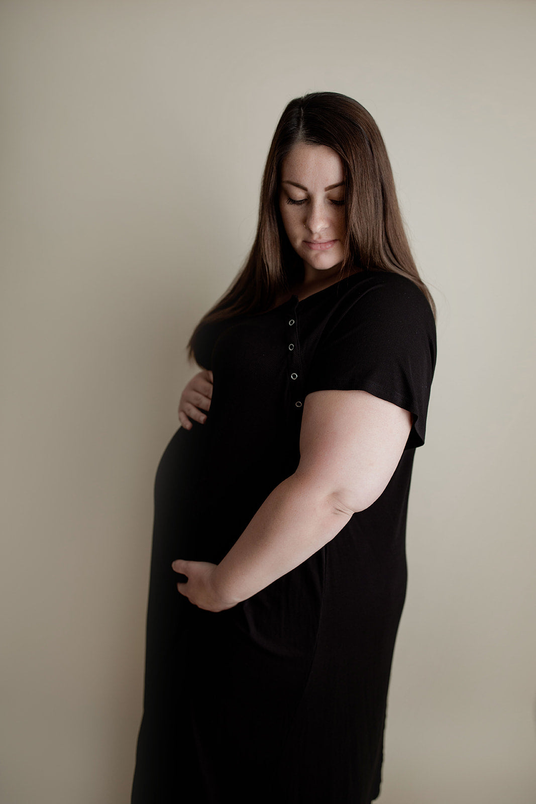 Plus size hospital gown for labor with snaps for easy breastfeeding, skin-to-skin, and IV access.
