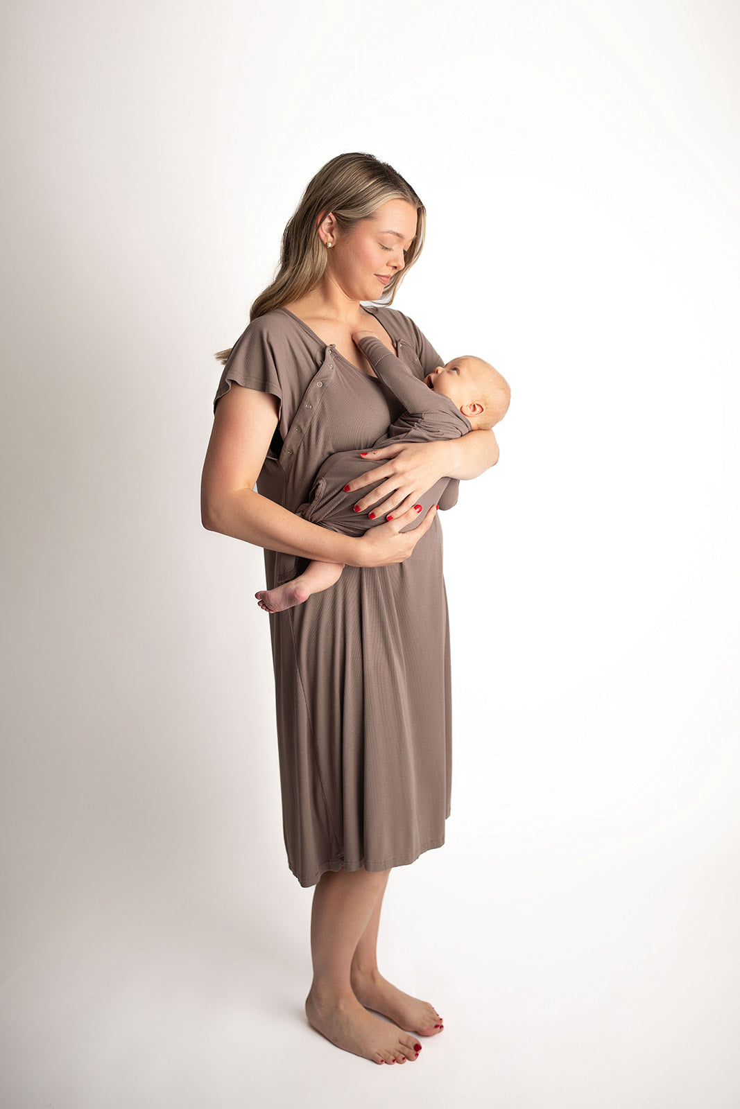 Three Little Tots Cocoa Brown Labor and delivery gown. The cutest softest Labor and delivery hospital gown. Snaps down the shoulder allow for you to pull up and down over IVs and for easy access to breastfeed