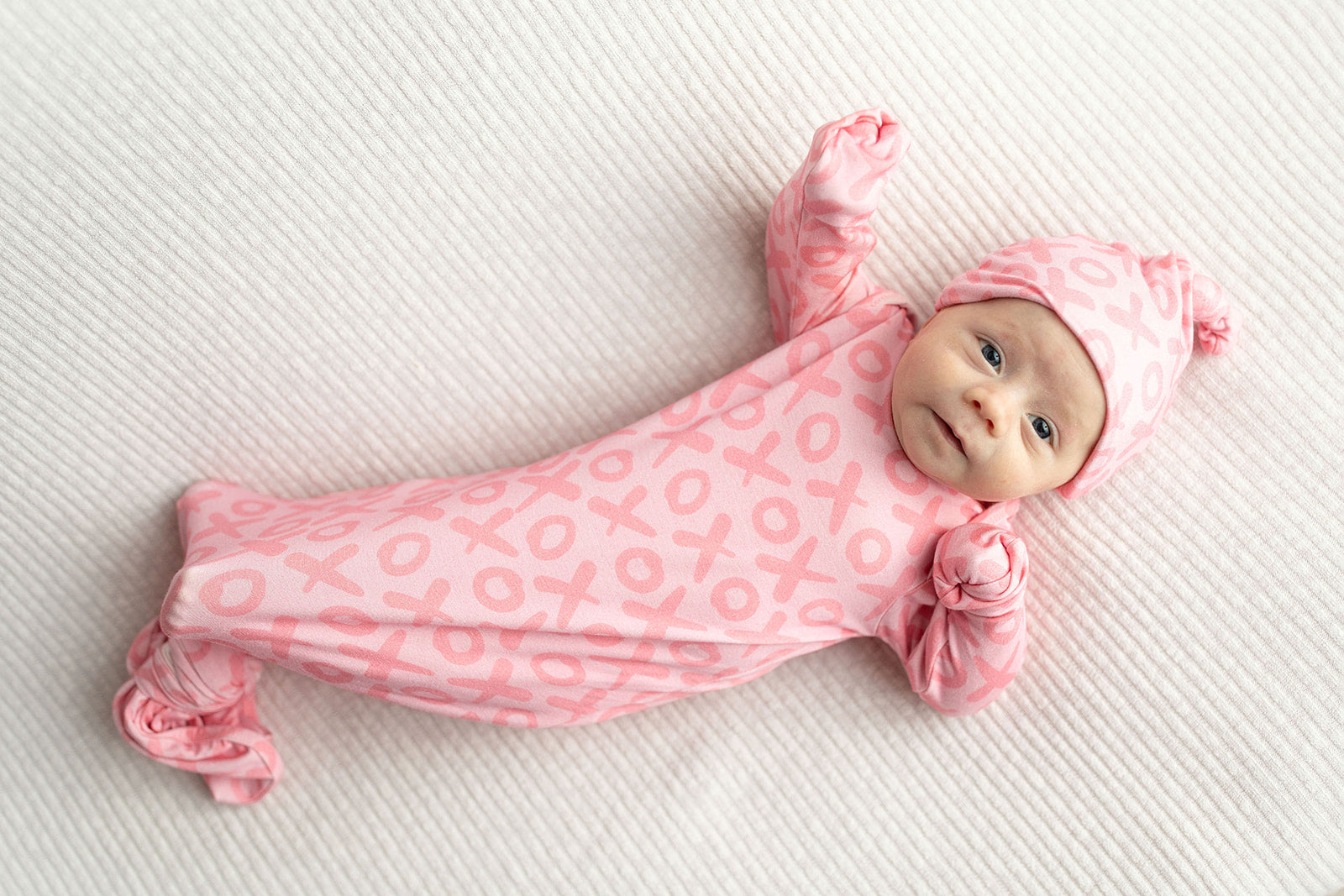 Three Little Tots Xoxo Love Valentine's Day Knotted Newborn Baby Gown, supplementary photo