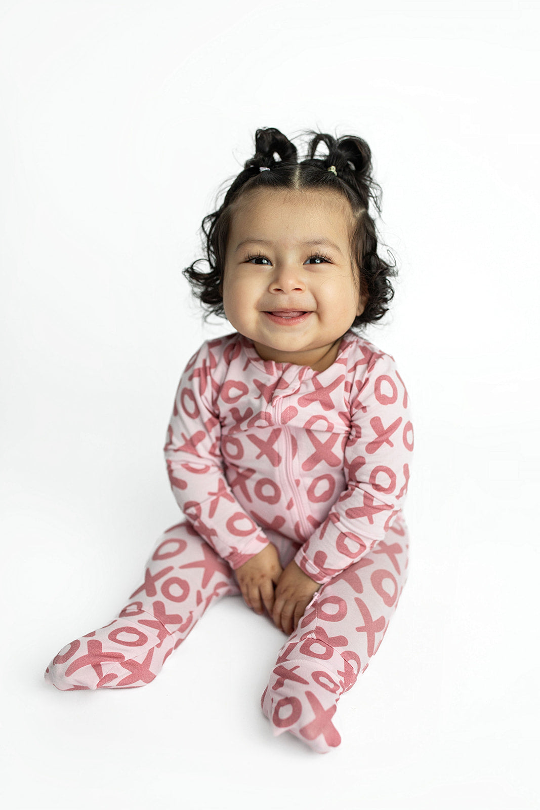 Three Little Tots Valentine's Day Xoxo Bamboo Newborn Zipper Pajamas Sleepers, extra product detail
