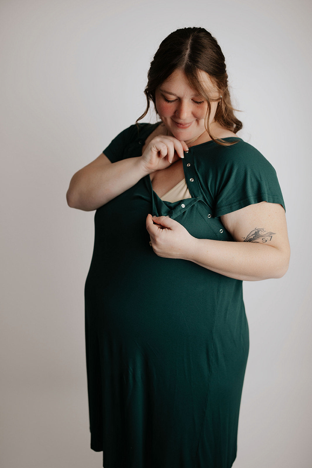 Three Little Tots Plus Size Ribbed Forest Green Labor and Delivery Nursing Gown, additional view