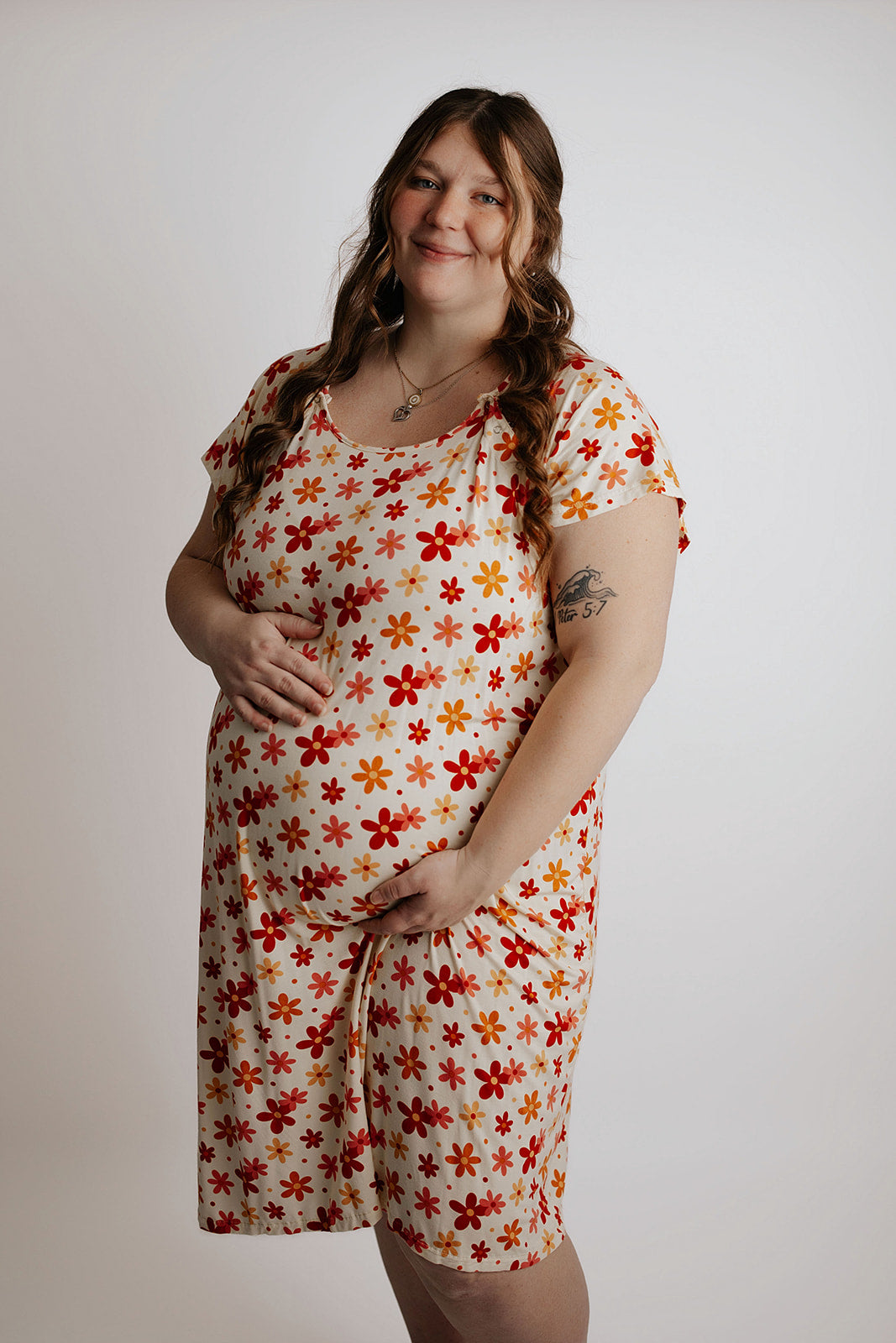 Three Little Tots Plus Size 70s Groovy Mommy Labor and Delivery Nursing Hospital Gown, additional product photo