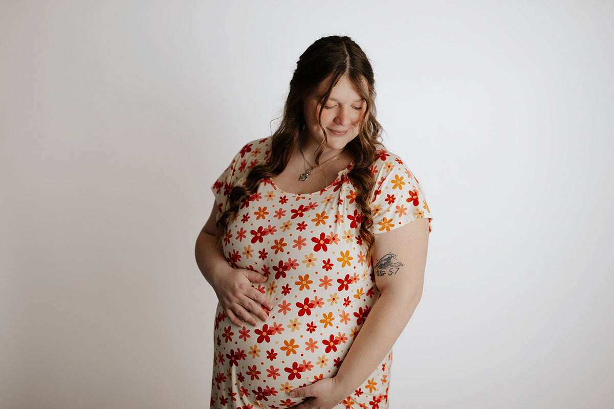 Three Little Tots Plus Size 70s Groovy Mommy Labor and Delivery Nursing Hospital Gown, additional view