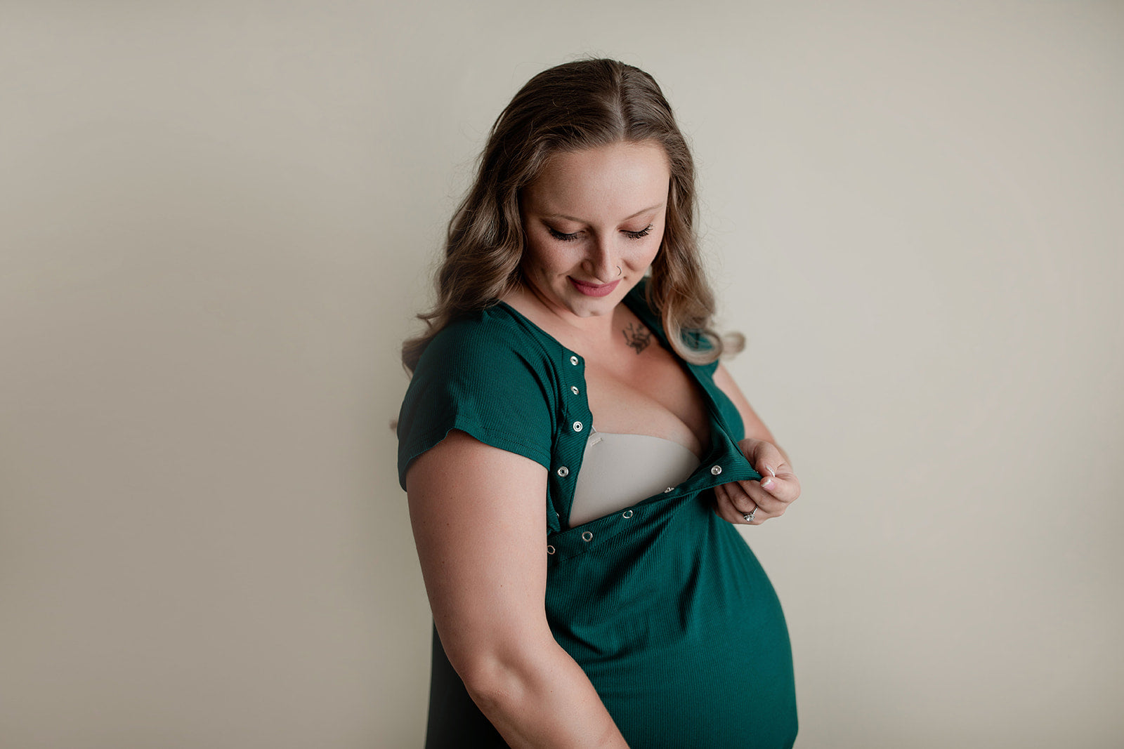 Comfortable hospital gown for expecting mothers, featuring snap closures for examinations and breastfeeding ease.
