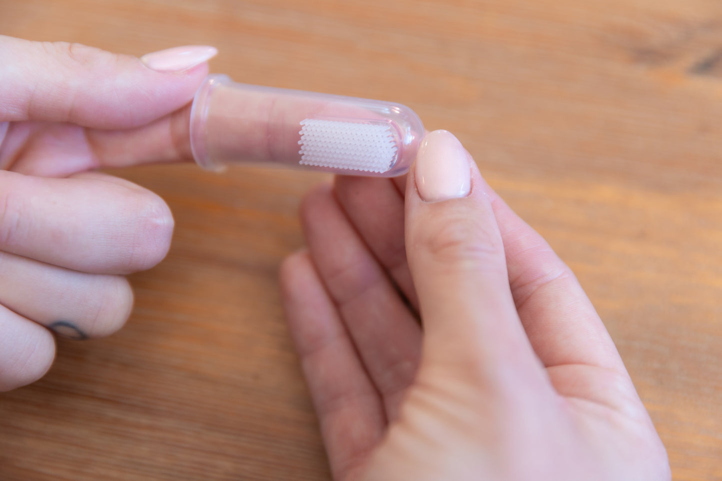 Haakaa Silicone Finger Toothbrush Set 2pcs (Small & Large)