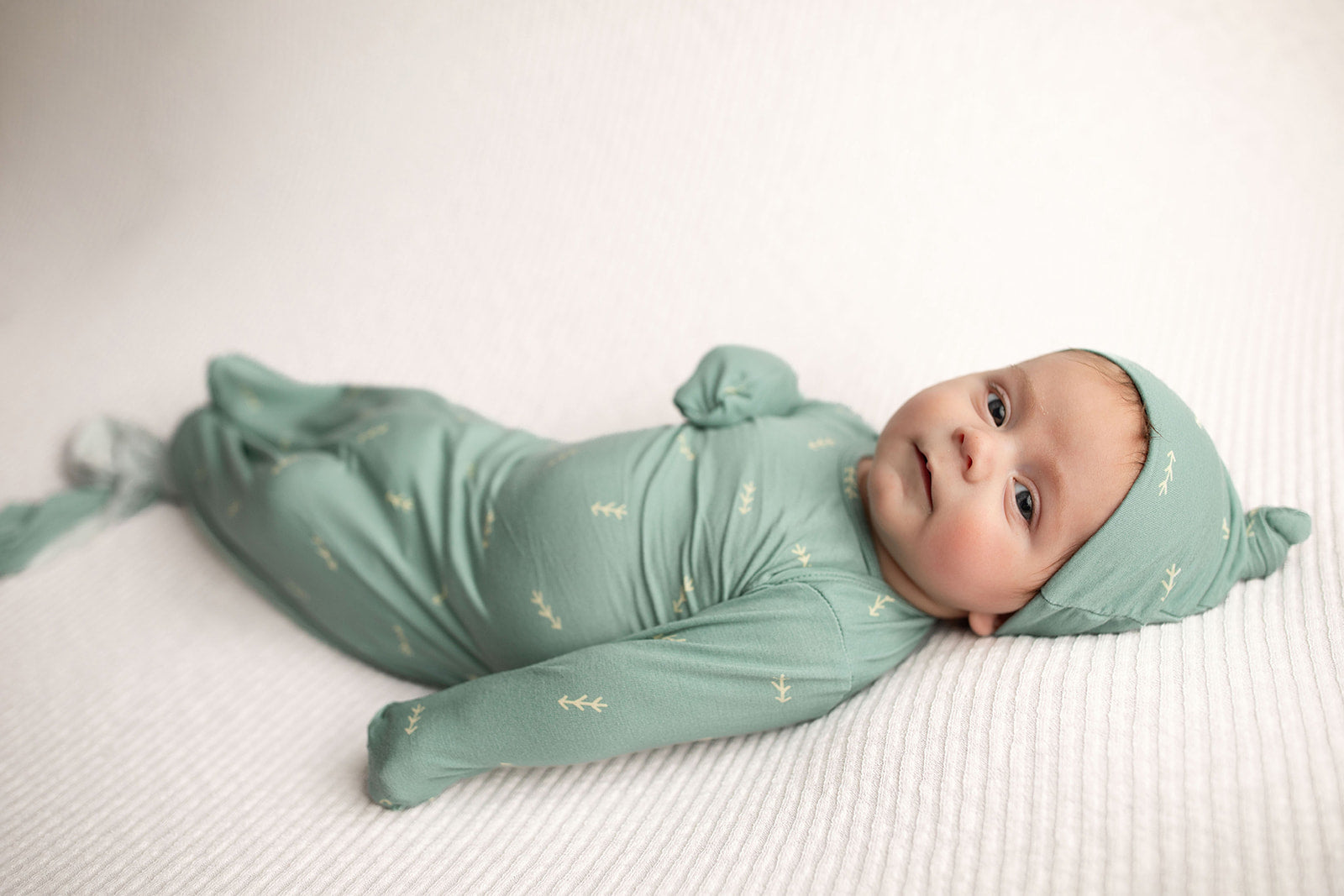 Three Little Tots Arrow Newborn Knotted Baby Gown in hat. Knotted Baby gown with fold over mittens 
