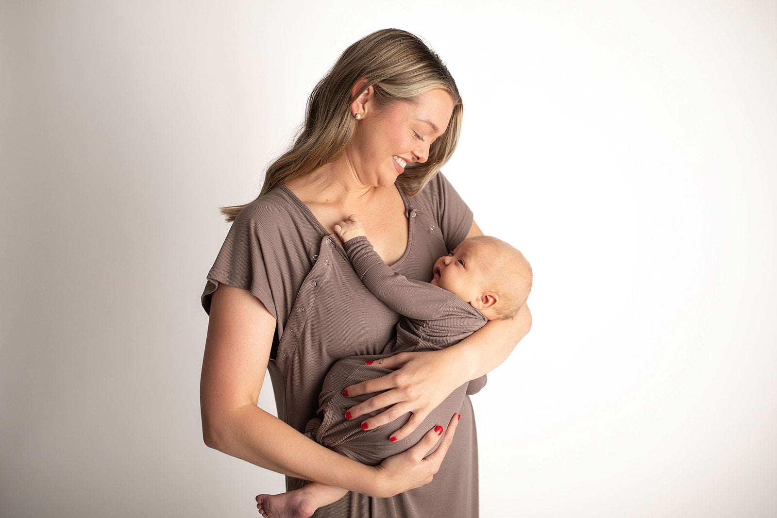 Three Little Tots Cocoa Brown Labor and delivery gown. The cutest softest Labor and delivery hospital gown. Snaps down the shoulder allow for you to pull up and down over IVs and for easy access to breastfeed