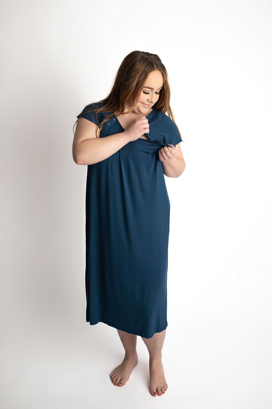 Three Little Tots Navy Blue Labor and delivery gown. The cutest softest Labor and delivery hospital gown. Snaps down the shoulder allow for you to pull up and down over IVs and for easy access to breastfeedV