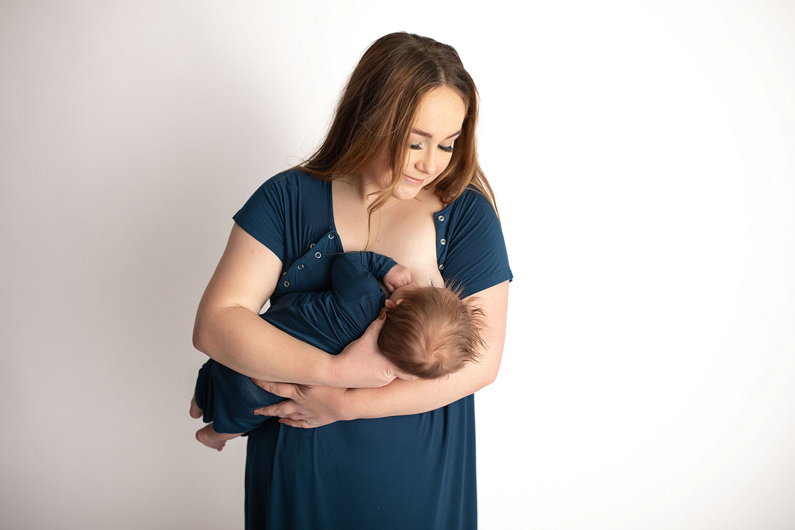 Three Little Tots Navy Blue Labor and delivery gown. The cutest softest Labor and delivery hospital gown. Snaps down the shoulder allow for you to pull up and down over IVs and for easy access to breastfeed