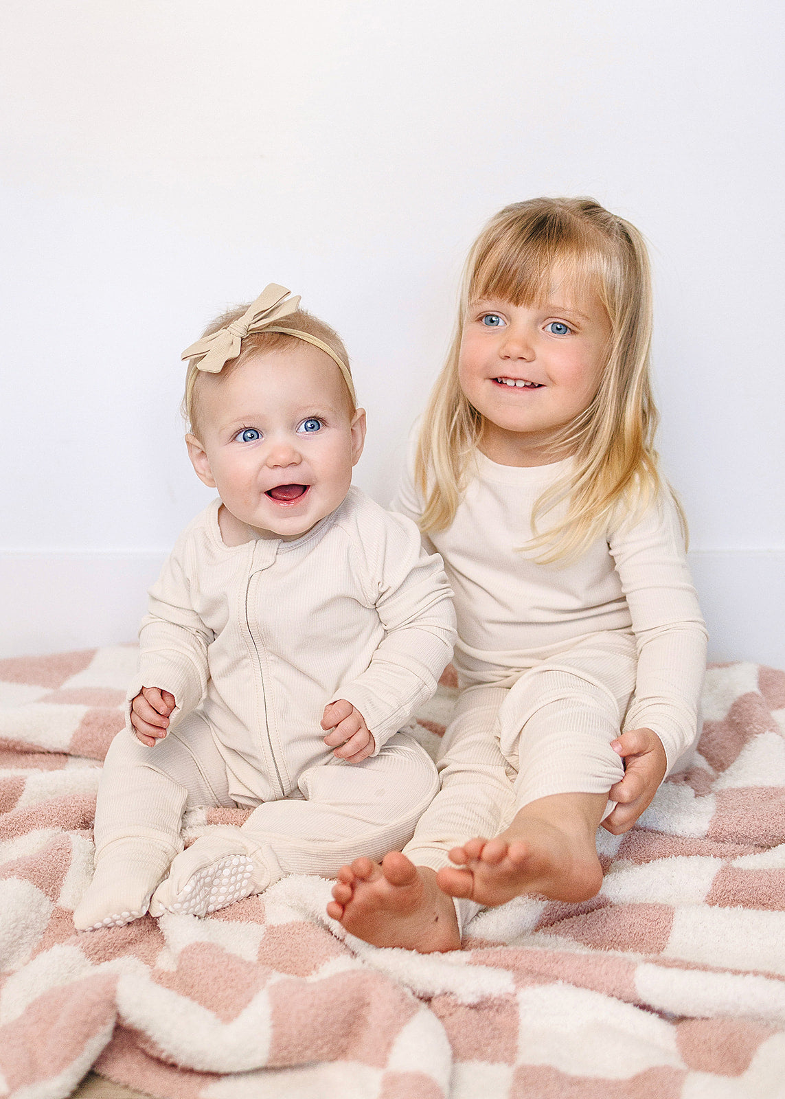 Three Little Tots Pink Checkered Plush Blanket, supplementary photo