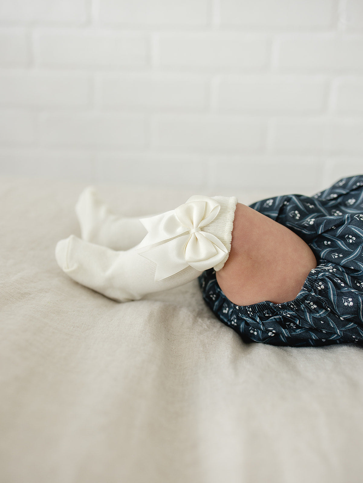 Three Little Tots Mebie High Rise Bow Socks, sixth additional photo