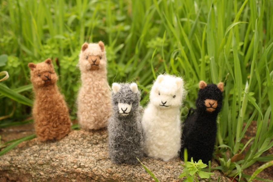 Three Little Tots Alpacadorable Hand Made Baby Alpaca Ornaments, alternate angle