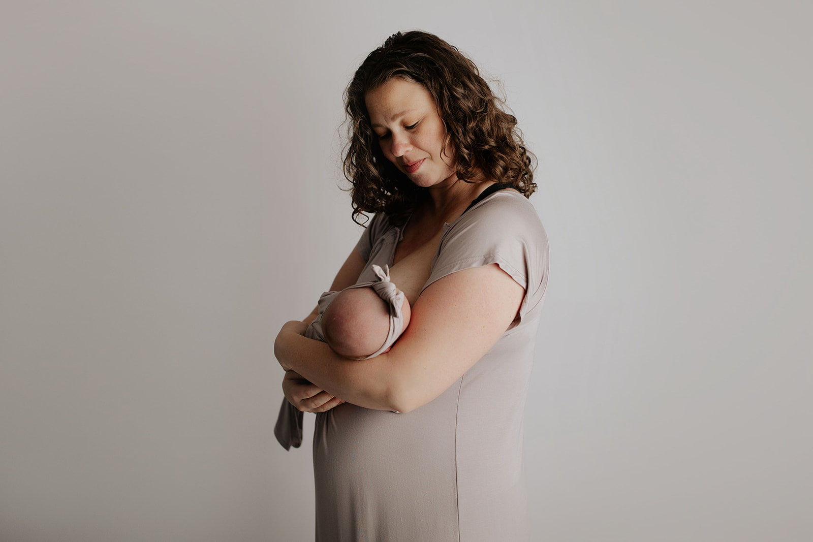 Say goodbye to old hospital gowns, hello to breathable, doctor-recommended labor and delivery comfort.