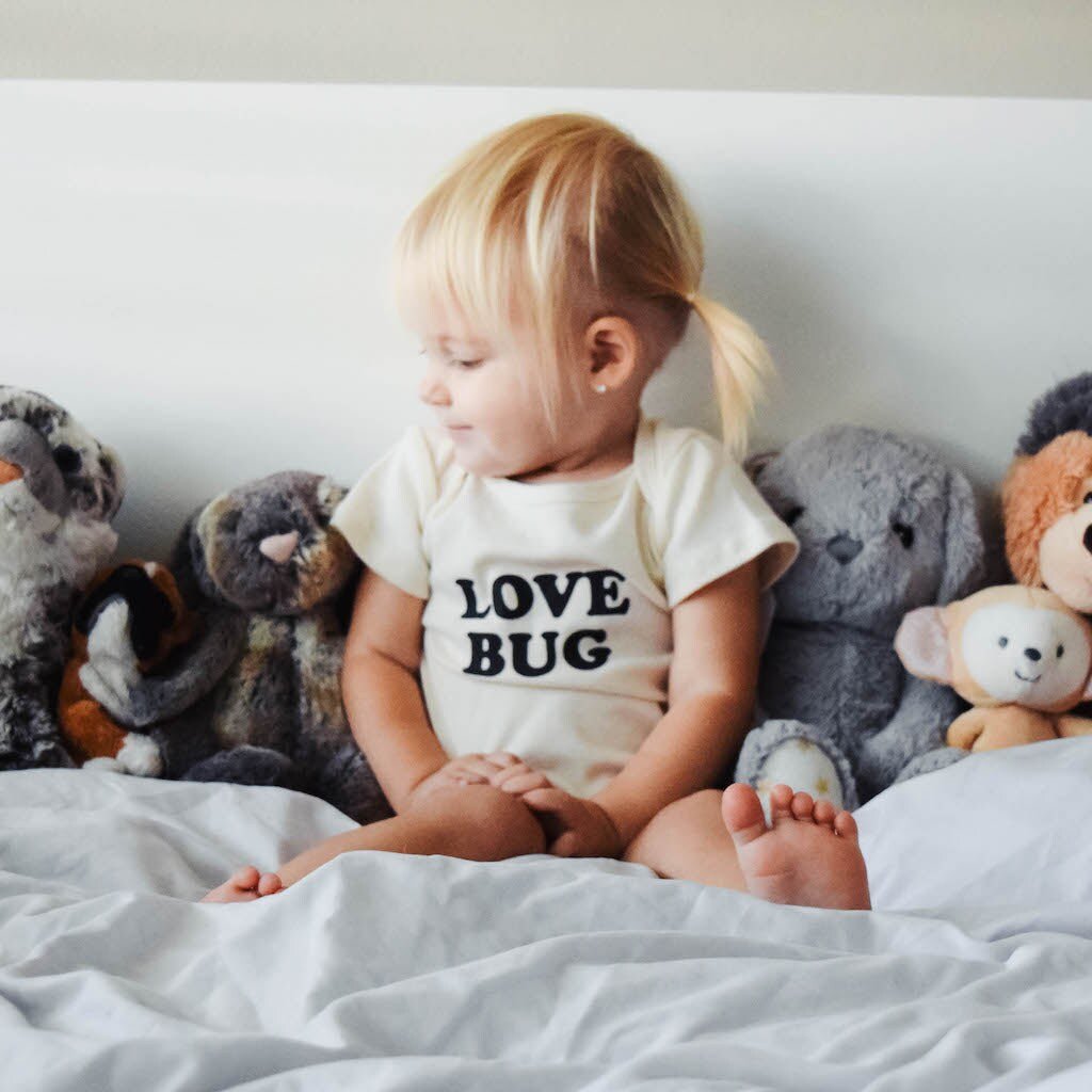 Three Little Tots Love Bug Organic Baby Bodysuit, supplementary photo