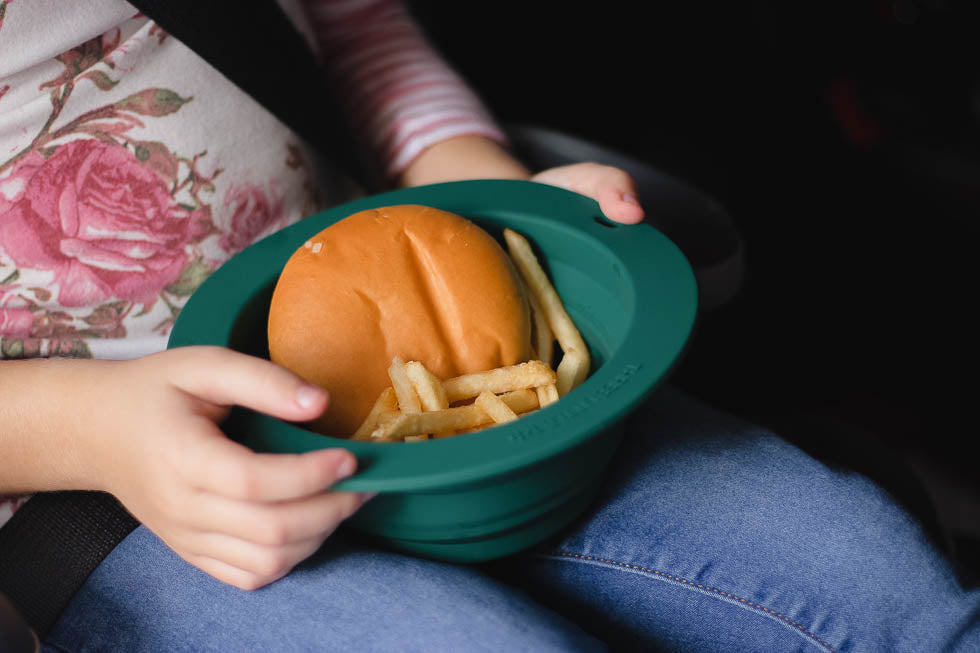 Silicone bowls designed for busy moms, collapsible for easy travel, and perfect for mess-free mealtime.
