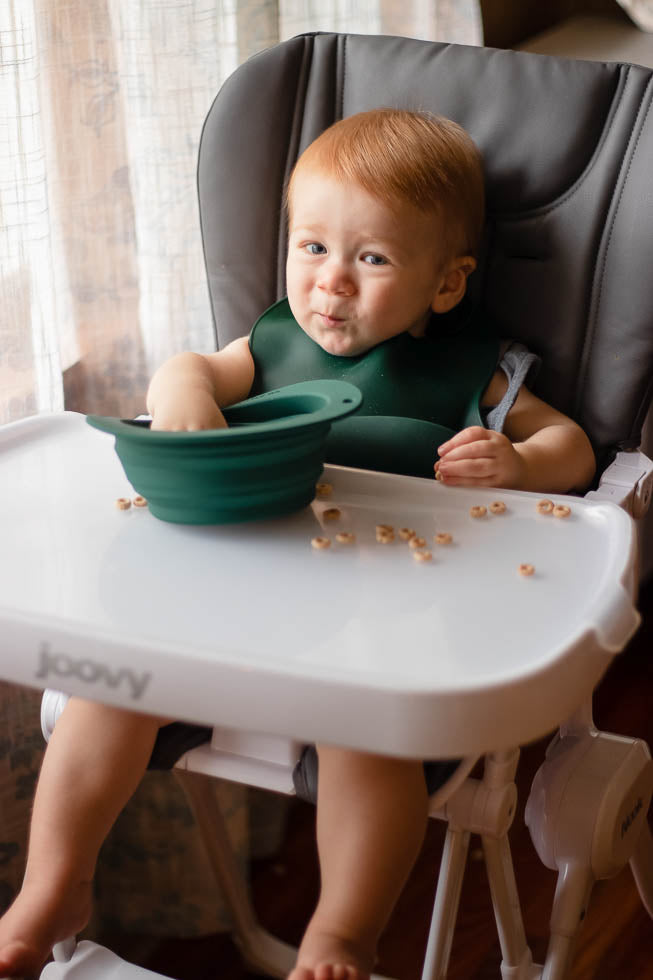 Travel-friendly silicone bowls with double grips, making snack time and cleanup a breeze for moms.