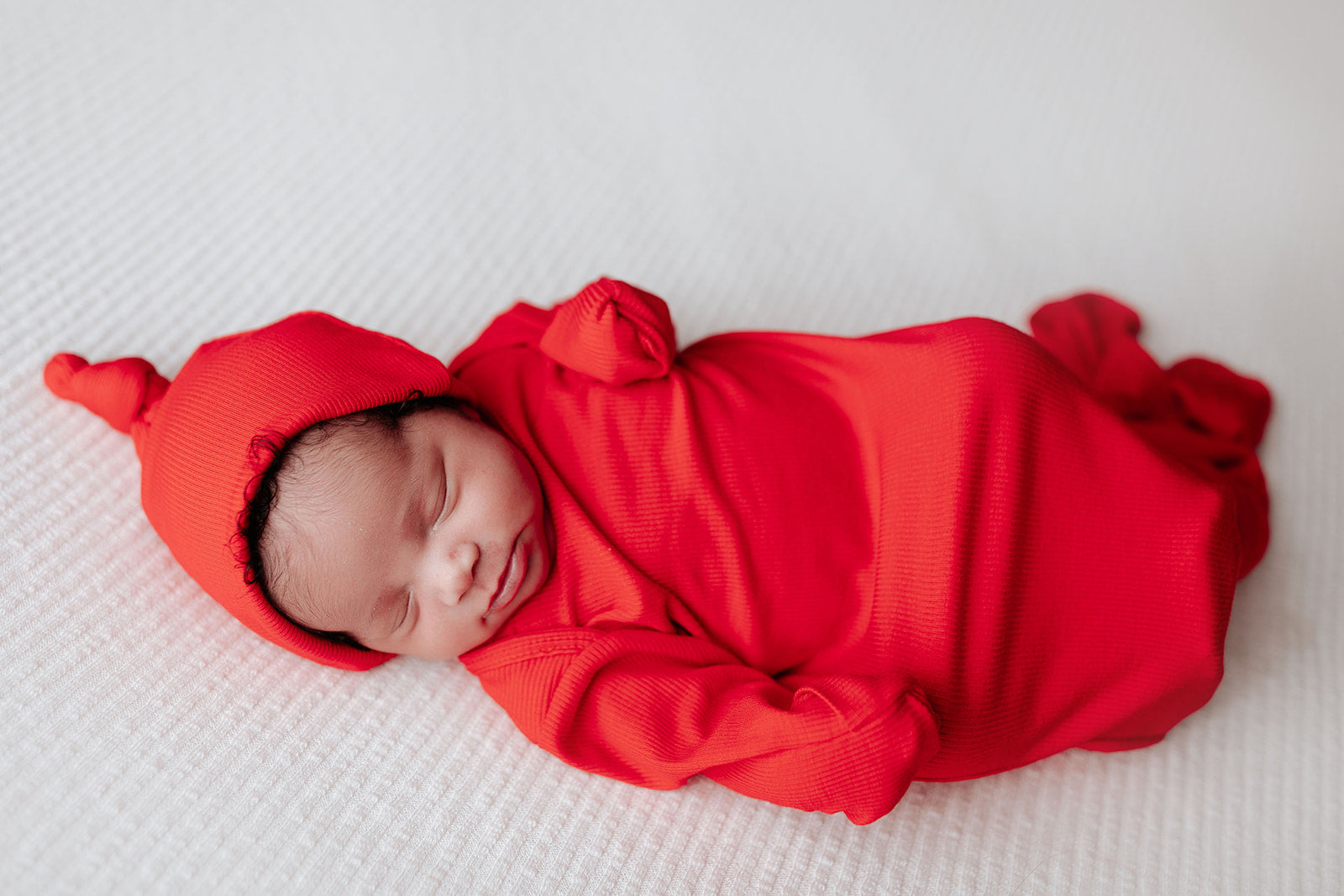 Three Little Tots Red Ribbed Knotted Gown, extra product detail
