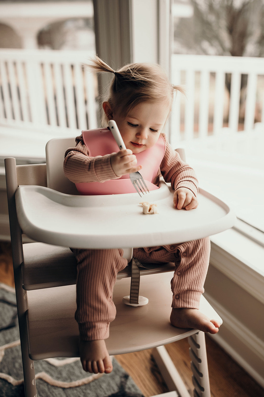 Three Little Tots Rose Silicone Bib with Crumb Catcher, extra product detail