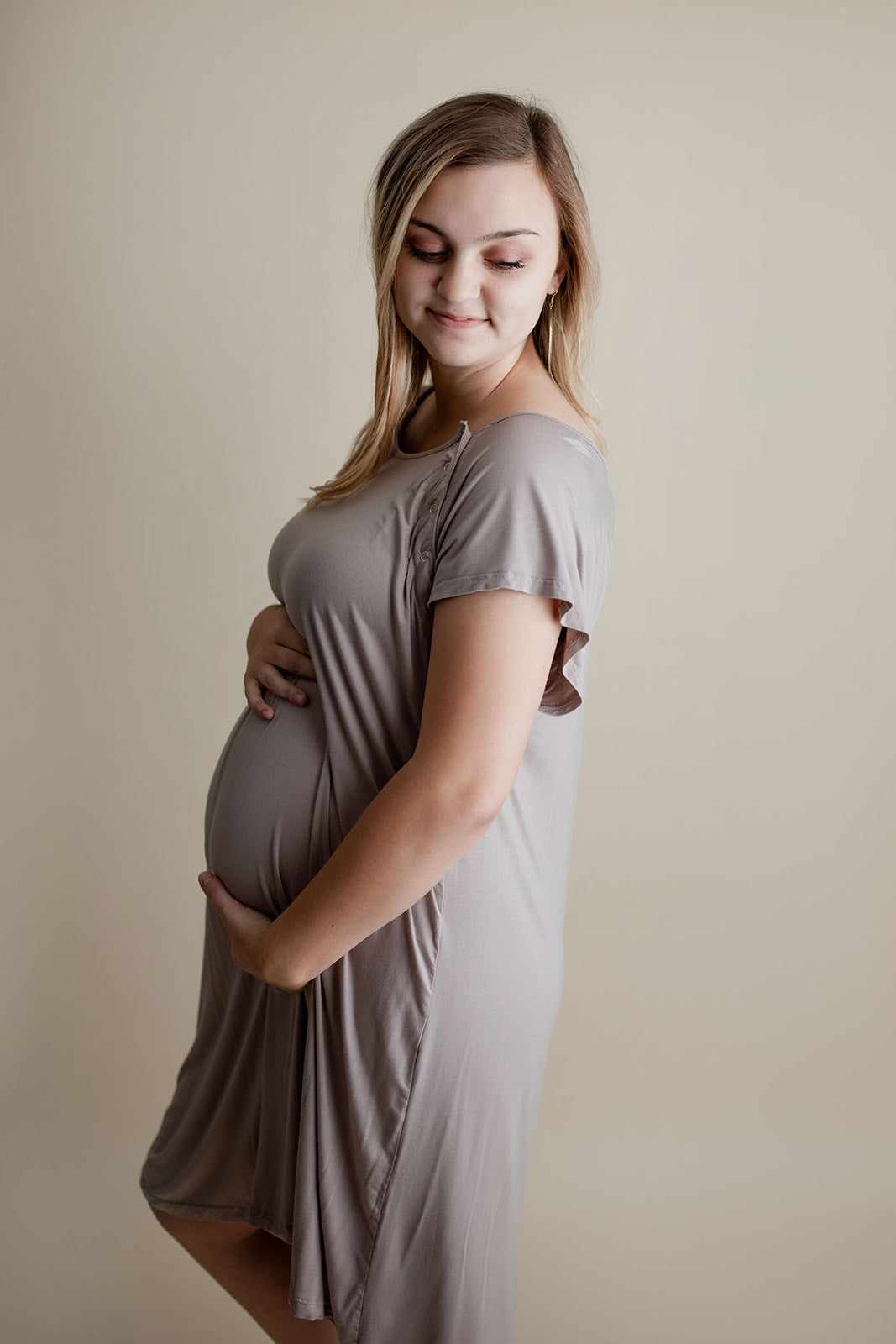 Say goodbye to old hospital gowns, hello to breathable, doctor-recommended labor and delivery comfort.