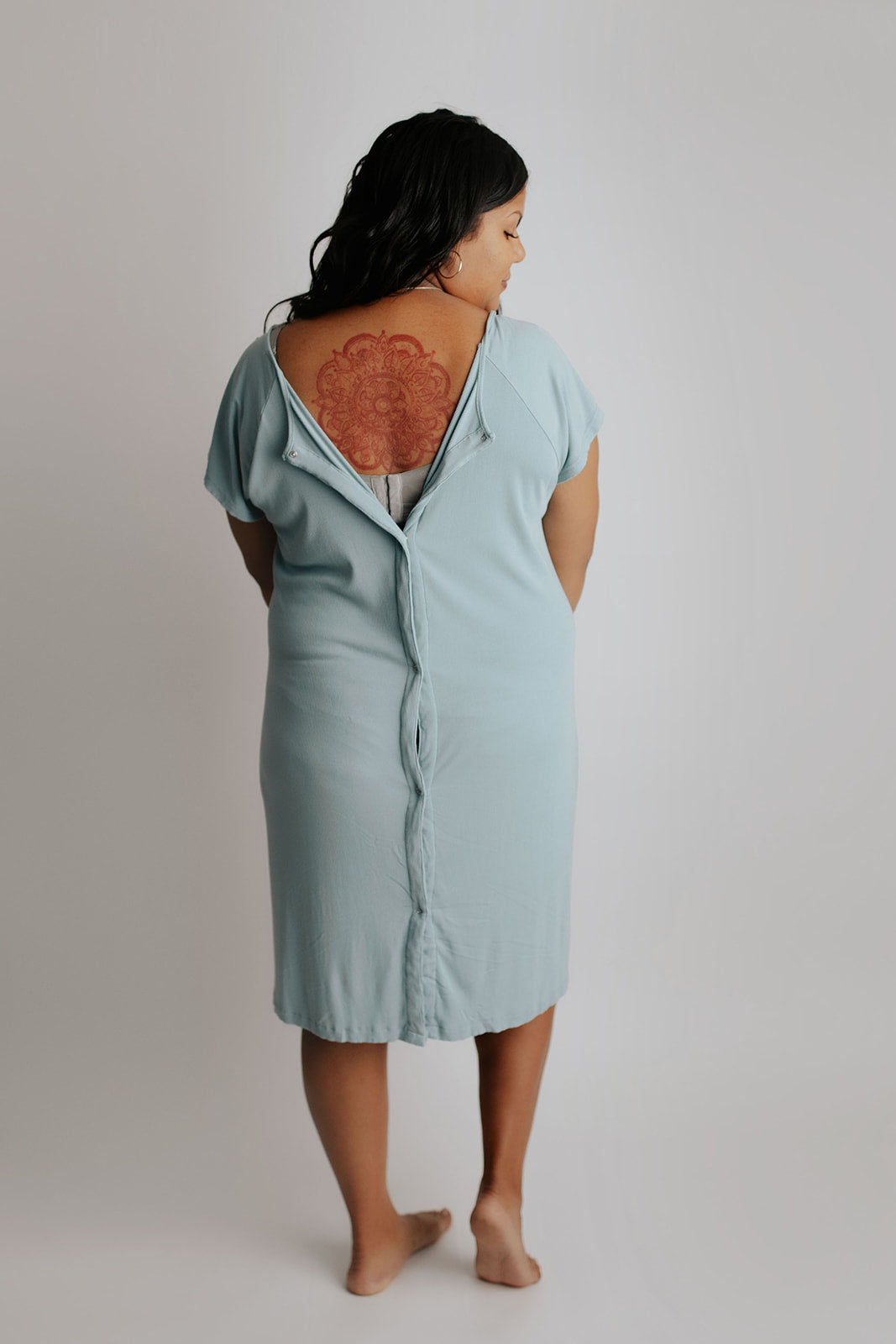 Plus size hospital gown for labor with snaps for easy breastfeeding, skin-to-skin, and IV access.