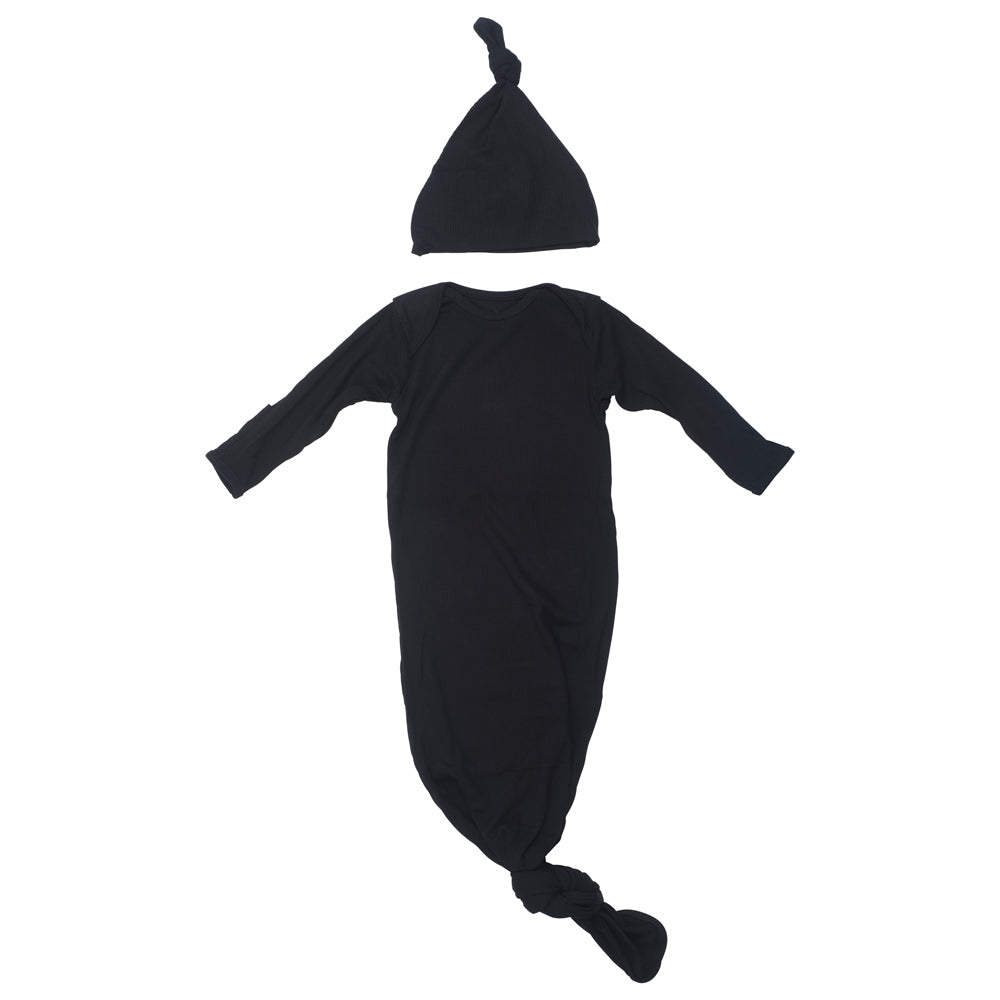 Handpicked fabric blend ensures soft, stretchy baby gowns that simplify night-time changes and dressing.