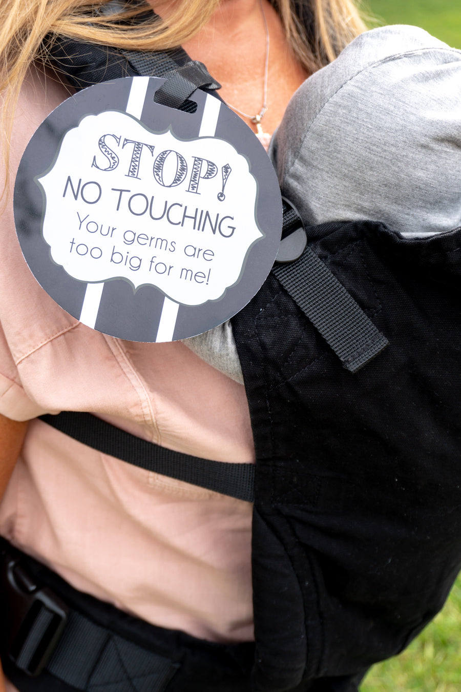Perfect for new moms, these signs help maintain your baby's safety by discouraging unwanted contact.