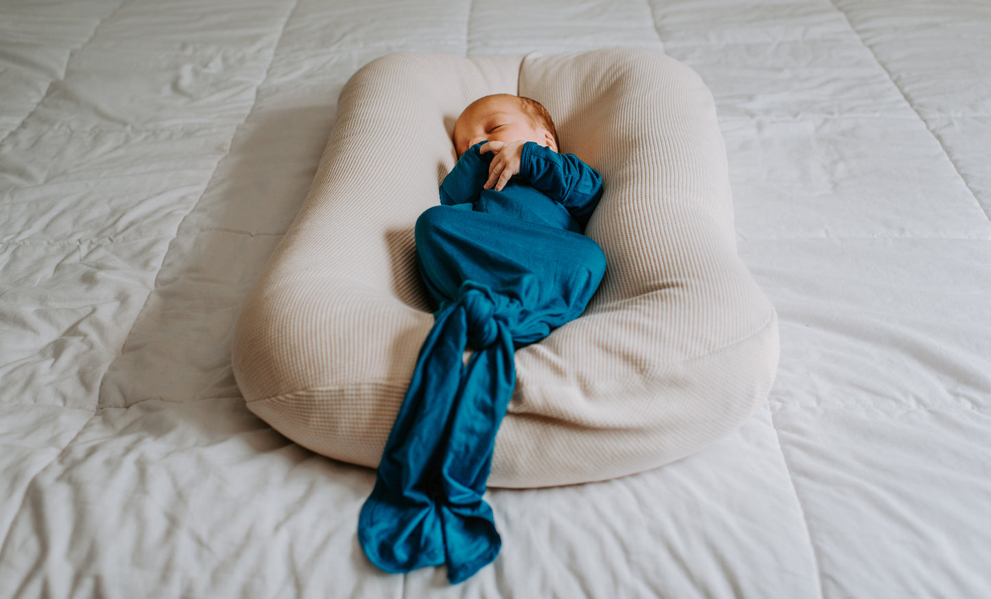 Handpicked fabric blend ensures soft, stretchy baby gowns that simplify night-time changes and dressing.