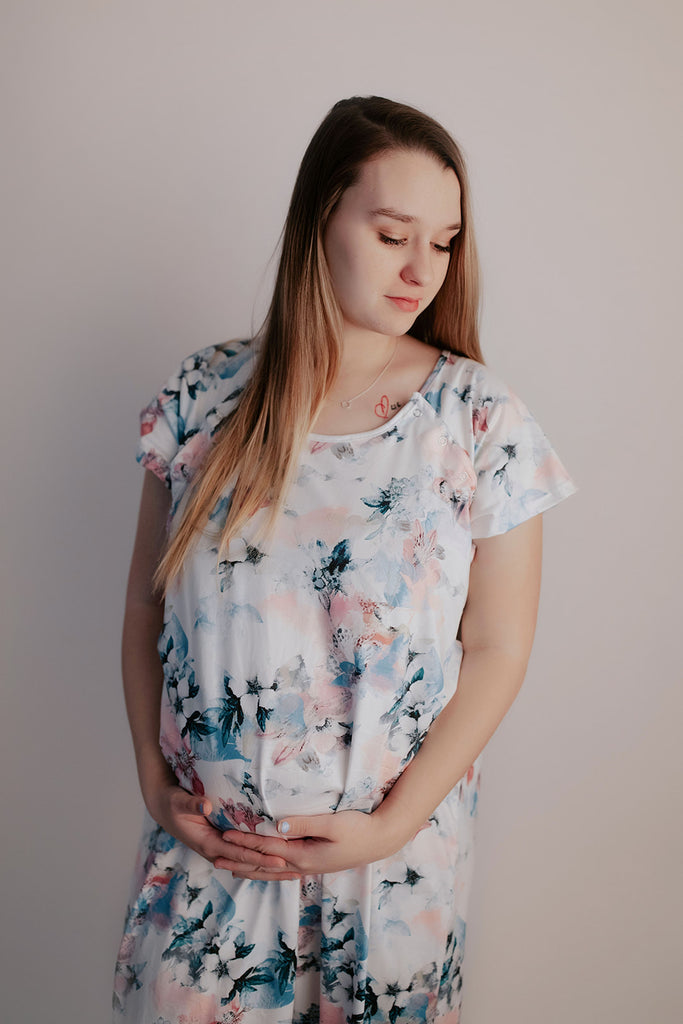 Plus size hospital gown for labor with snaps for easy breastfeeding, skin-to-skin, and IV access.