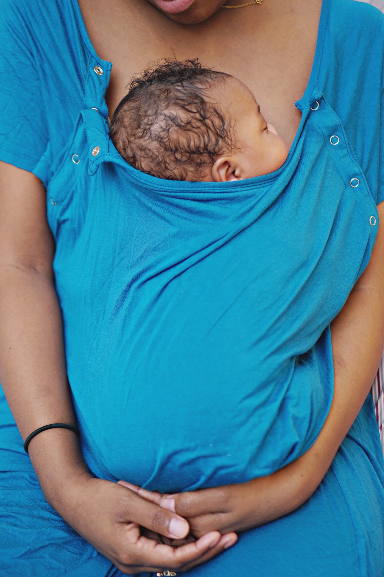 Skin-to-skin contact is one of the best practices for your baby's health and emotional connection.